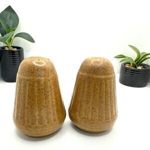 Vintage MCM Monmouth Pottery Brown Speckled Salt & Pepper Shakers Ribbed Design